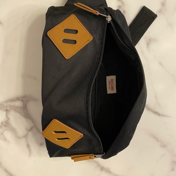 Herschel look-alike Fanny pack - Picture 3 of 3